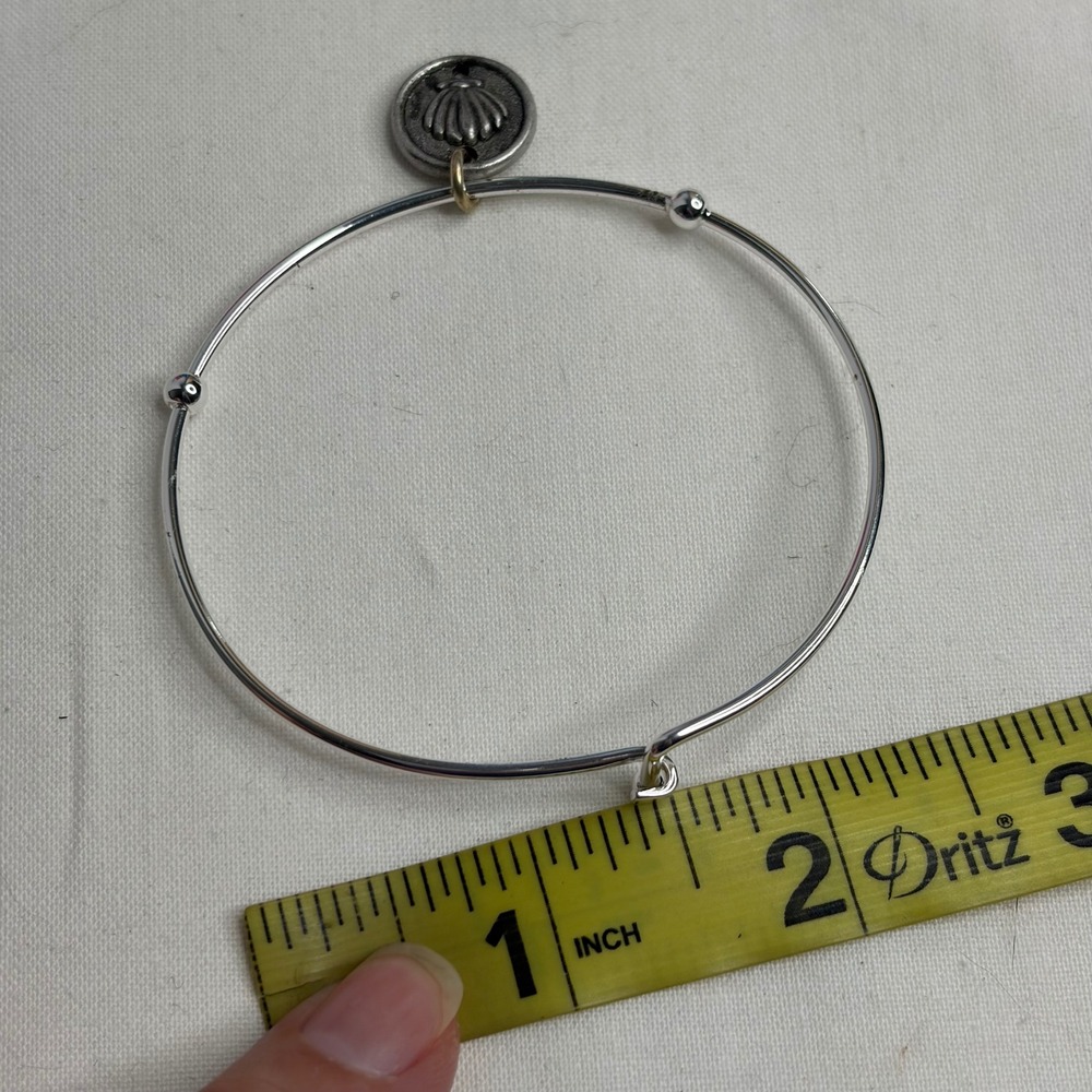 Vantel Pearls Silver Tone Seashell Charm Bangle Bracelet - Picture 6 of 6